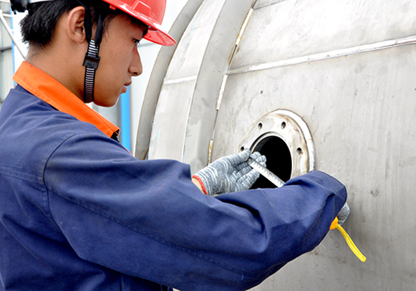 康景辉蒸发器生产车间技术员检测 康景辉蒸发器生产车间技术员检测